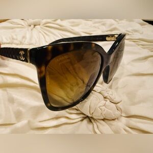CHANEL Brown Tortoise Sunglasses